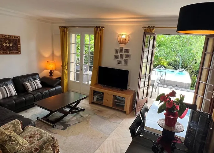 Grande Villa Avec Spa 10M2
